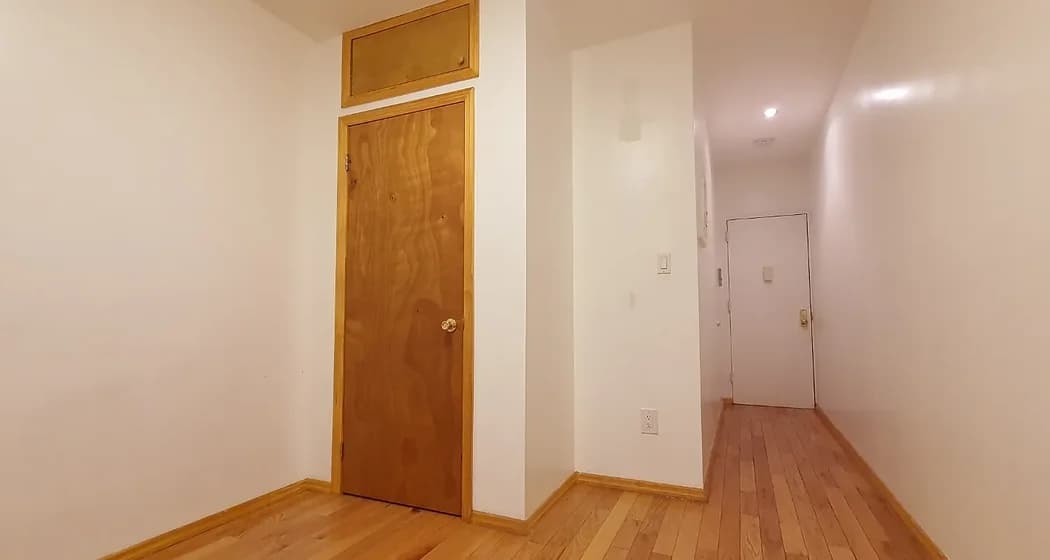 224 Metropolitan Avenue #11, Brooklyn, NY 11211 apartment_living_room 1