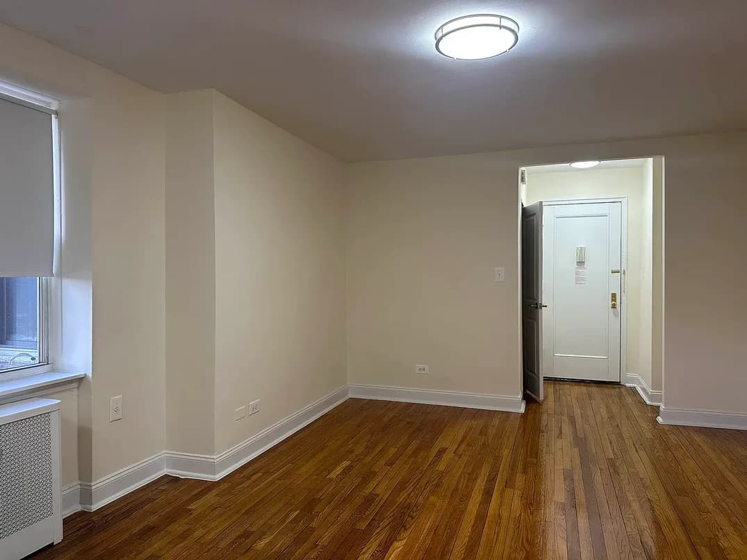 2074 Cropsey Ave #2G, Brooklyn, NY 11214 apartment_dining_room 1
