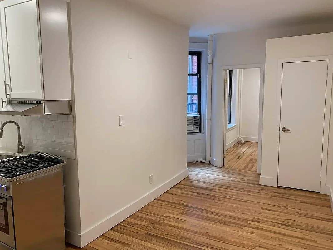 152 Prince Street #1R, Manhattan, NY 10012 apartment_living_room 2