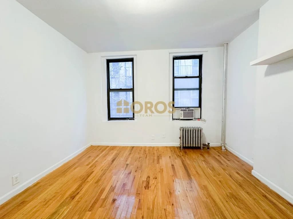 324 E 13 St #8, Manhattan, NY 10003 apartment_bedroom_room 1