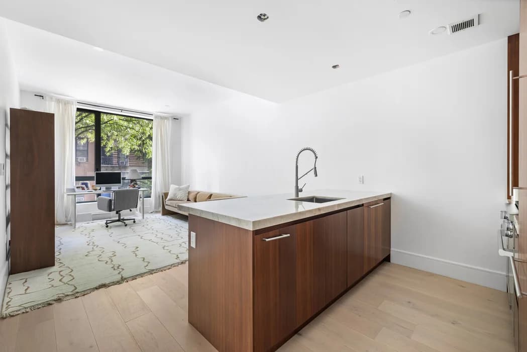 246 East 52 Street #2A, Manhattan, NY 10022 1