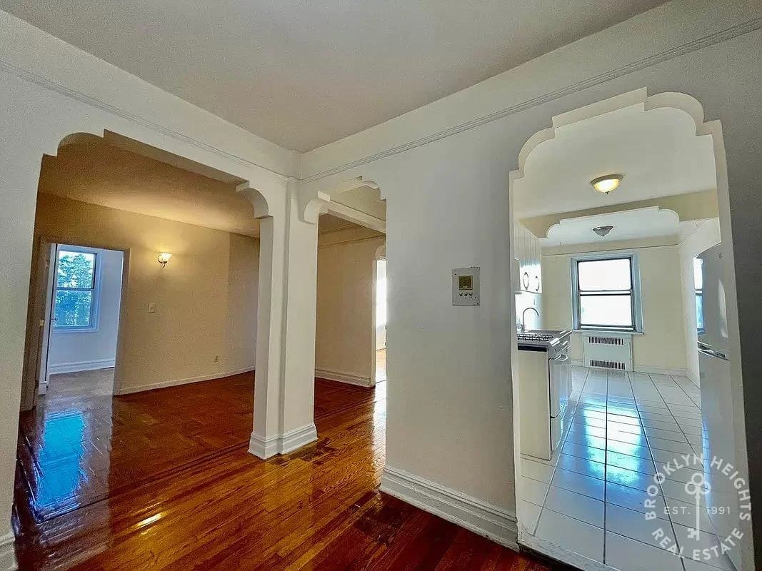 102 Albemarle Rd #E4, Brooklyn, NY 11218 1