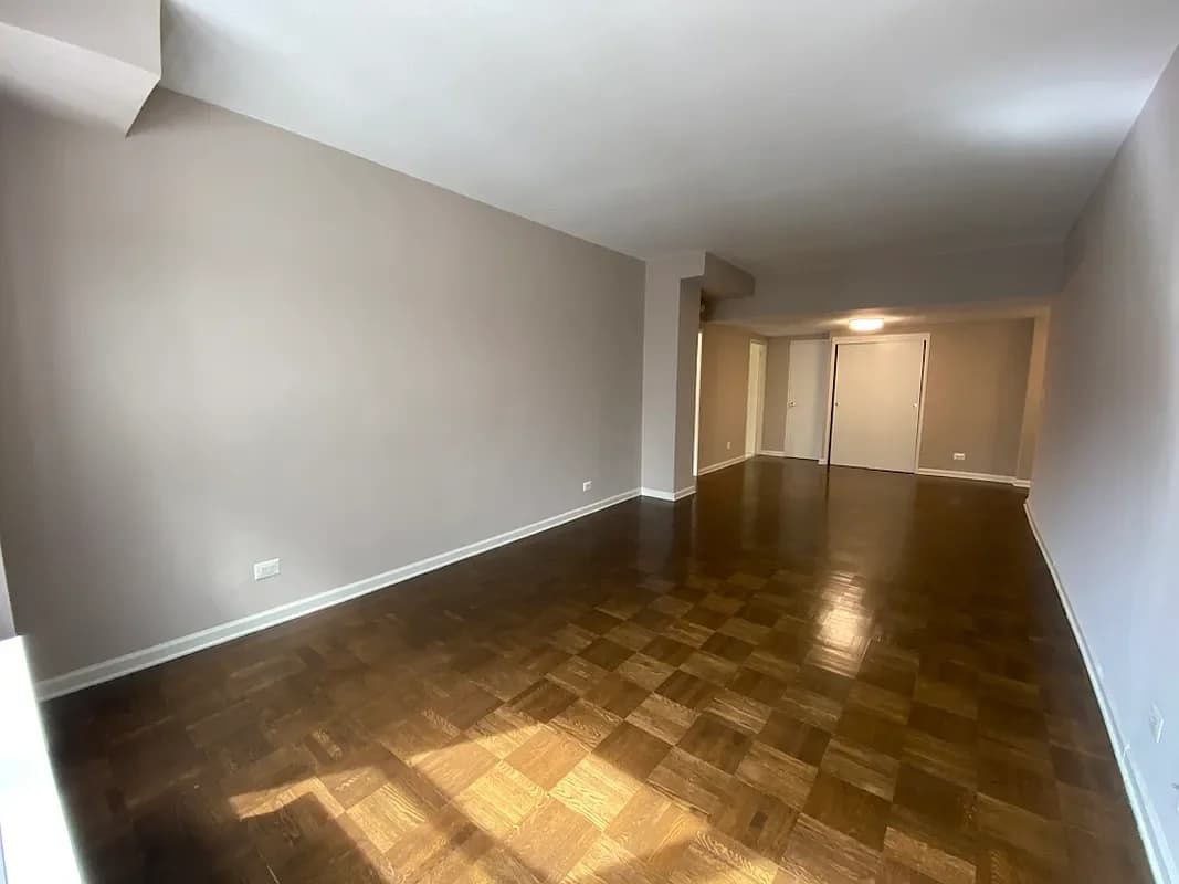 160 East 88 Street #5J, Manhattan, NY 10128 apartment_living_room 1
