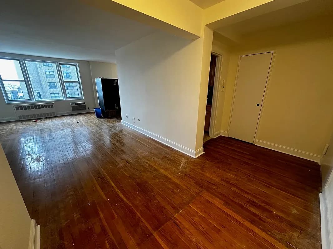 182-30 Wexford Terrace #3B, Queens, NY 11432 apartment_living_room 1