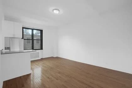 208 West 23 Street #409, Manhattan, NY 10011