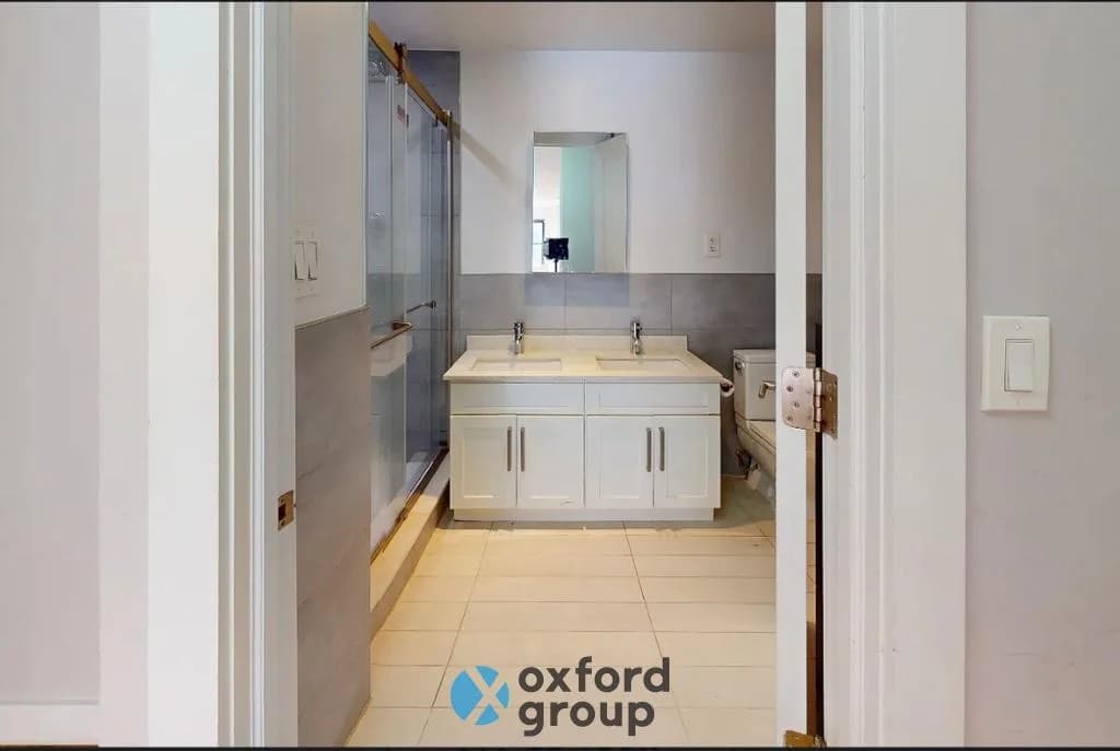 Embassy House 301 East 47 Street #16C, Manhattan, NY 10017 apartment_bathroom 1