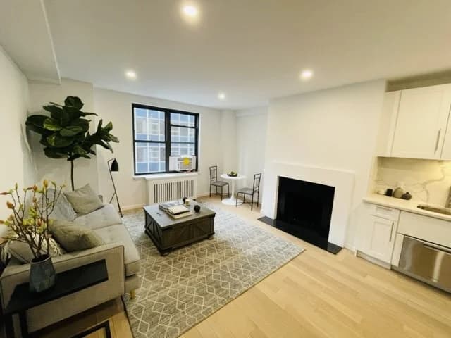 160 East 48 Street #10F-3, Manhattan, NY 10017 1