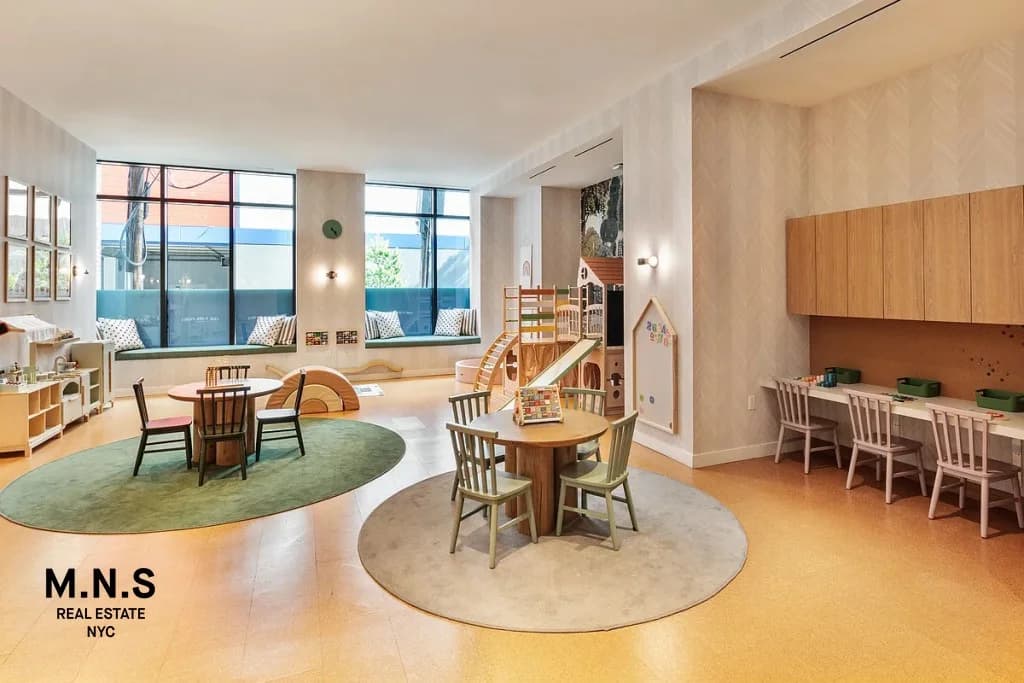 11 Ocean Pkwy #202, Brooklyn, NY 11218 1