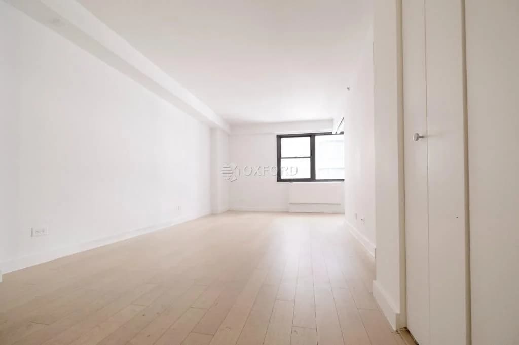 222 E 39 St #20A, Manhattan, NY 10016 1