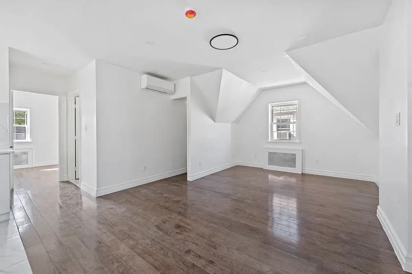 2044 21 Drive #5Q, Brooklyn, NY 11214 apartment_living_room 1