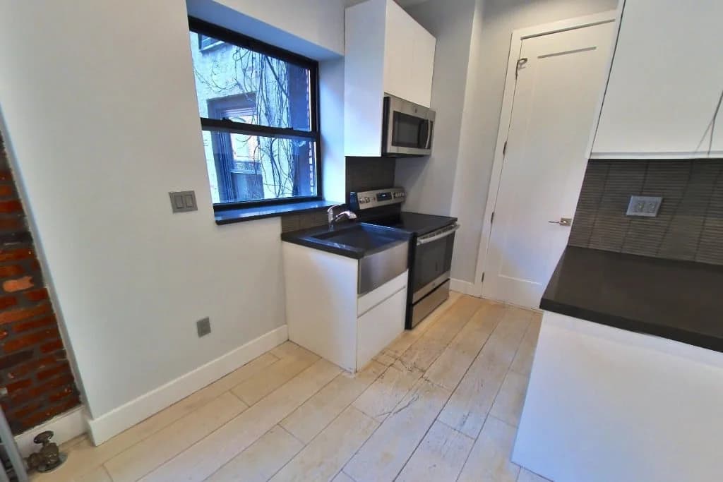 438 West 52 Street #1A, Manhattan, NY 10019 1