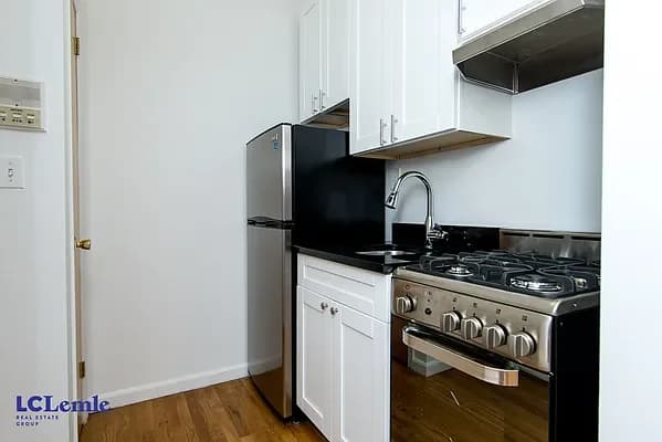 7 Jones Street #3, Manhattan, NY 10014 apartment_kitchen 1