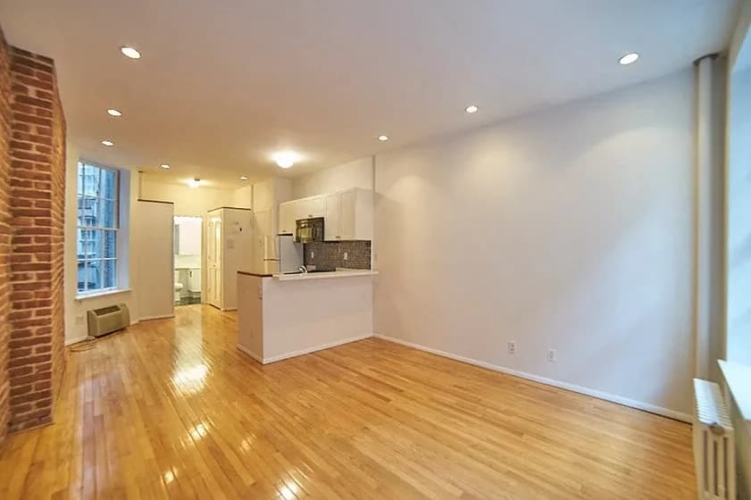 322 East 81 Street #3RW, Manhattan, NY 10028 apartment_dining_room 1