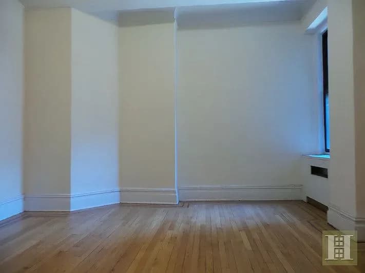 2586 Broadway #6M, Manhattan, NY 10025 apartment_living_room 1