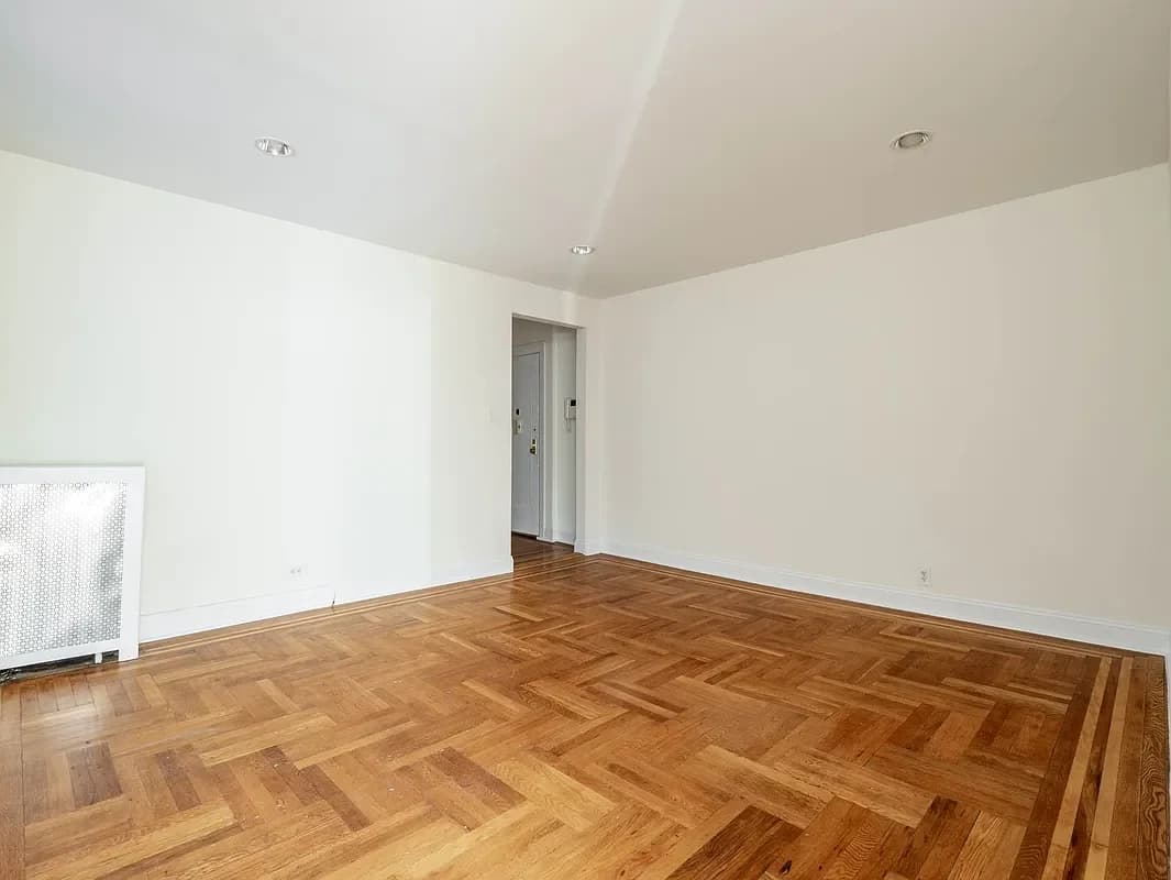 212 West 25 Street #14I, Manhattan, NY 10001 apartment_living_room 1