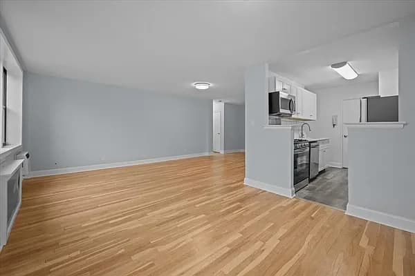 3235 Cambridge Avenue #1L, Bronx, NY 10463 apartment_living_room 1