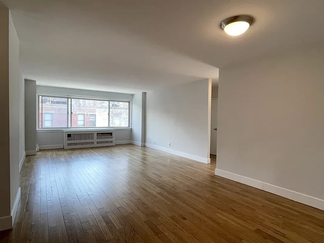 360 East 65 Street #6F, Manhattan, NY 10065 apartment_living_room 1
