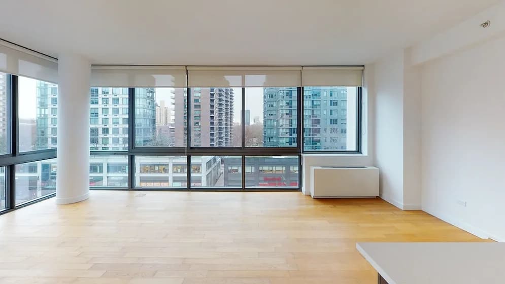 808 Columbus Avenue #24F, Manhattan, NY 10025 apartment_living_room 1