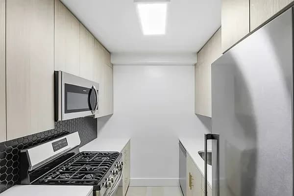 315 West 57 Street #8H, Manhattan, NY 10019