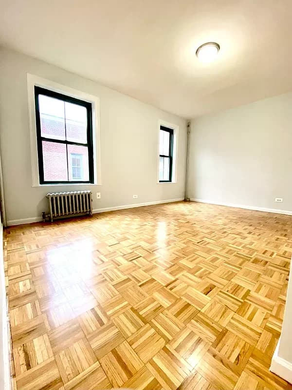1435 York Avenue #7E, Manhattan, NY 10021 apartment_living_room 1