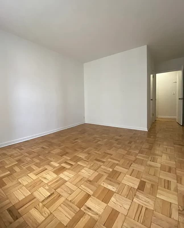 68 West 60 Street #12S, Manhattan, NY 10019 apartment_living_room 1