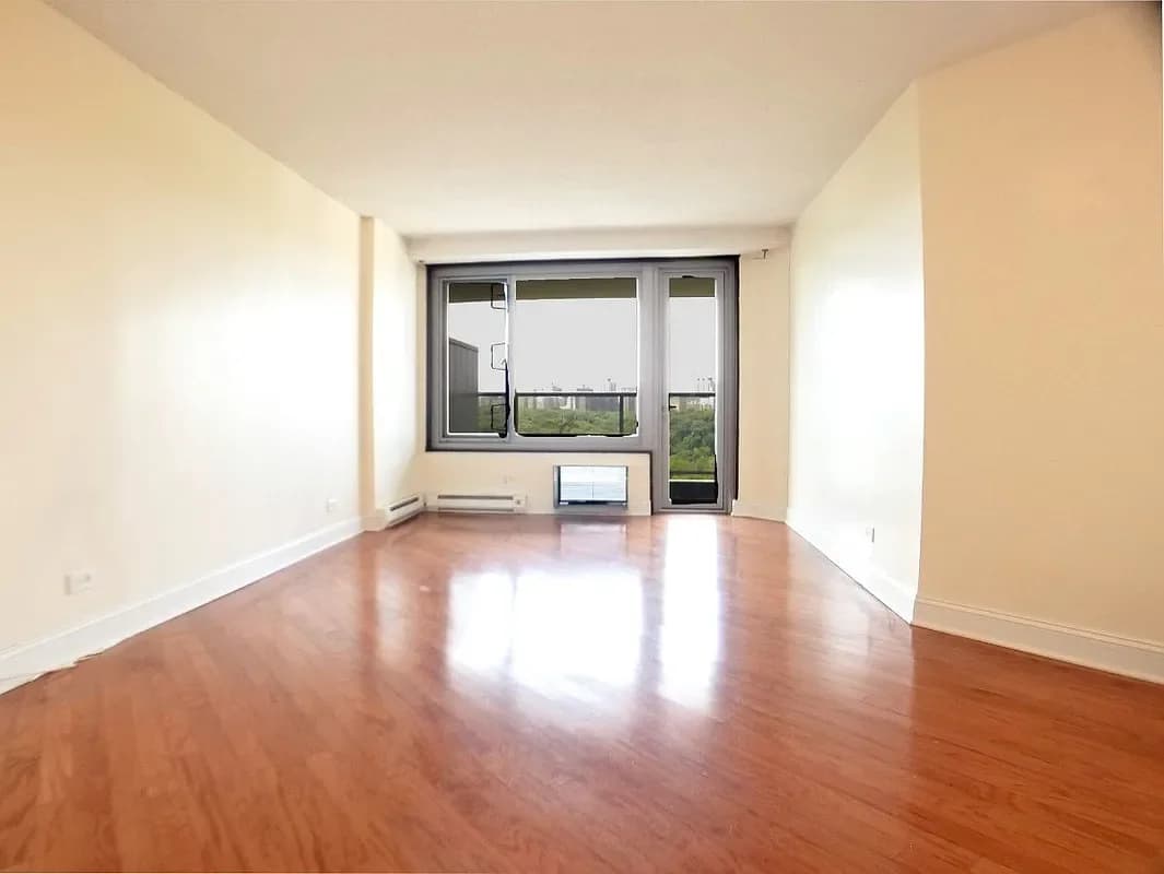 The Heritage 1295 5 Avenue #28D, Manhattan, NY 10029 apartment_living_room 1