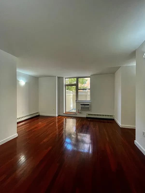 444 Manhattan Avenue #1N, Manhattan, NY 10026 apartment_living_room 1