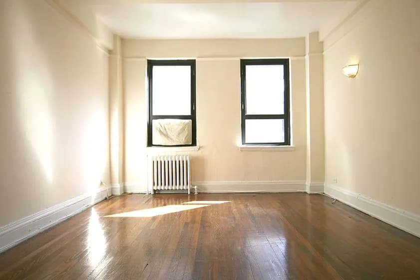 11 Waverly Place #10J, Manhattan, NY 10003 apartment_living_room 1