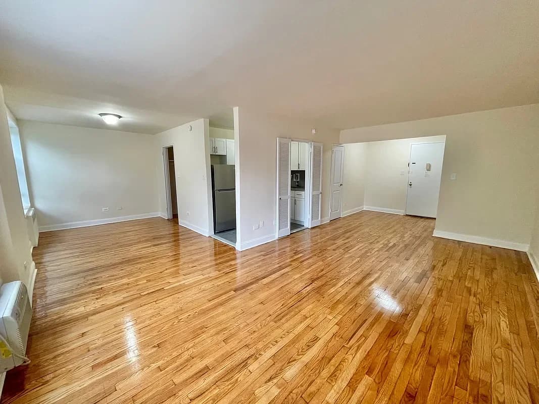 182-30 Wexford Terrace #6J, Queens, NY 11432 apartment_living_room 1