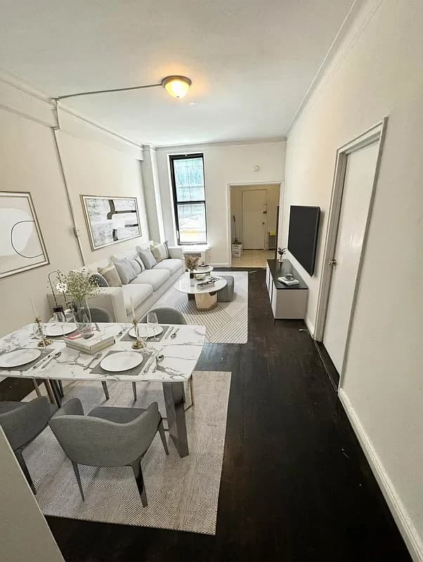 156 East 85 Street #1F, Manhattan, NY 10028 apartment_living_room 1