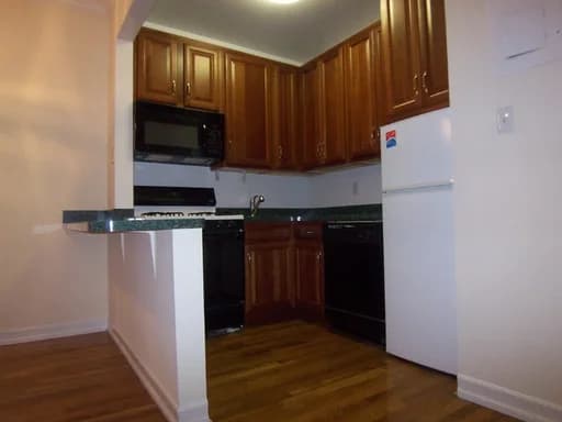 210 West 104 Street #4W, Manhattan, NY 10025