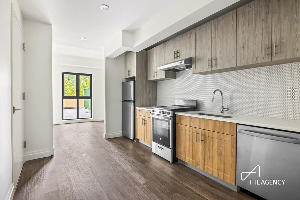 493 Myrtle Avenue #204, Brooklyn, NY 11205 1
