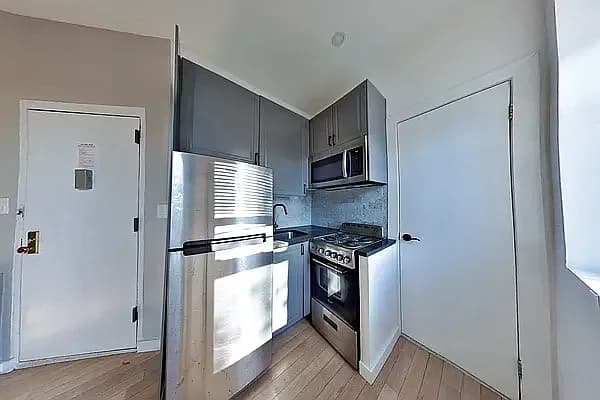 543 East 5 Street #20, Manhattan, NY 10009 apartment_kitchen 1