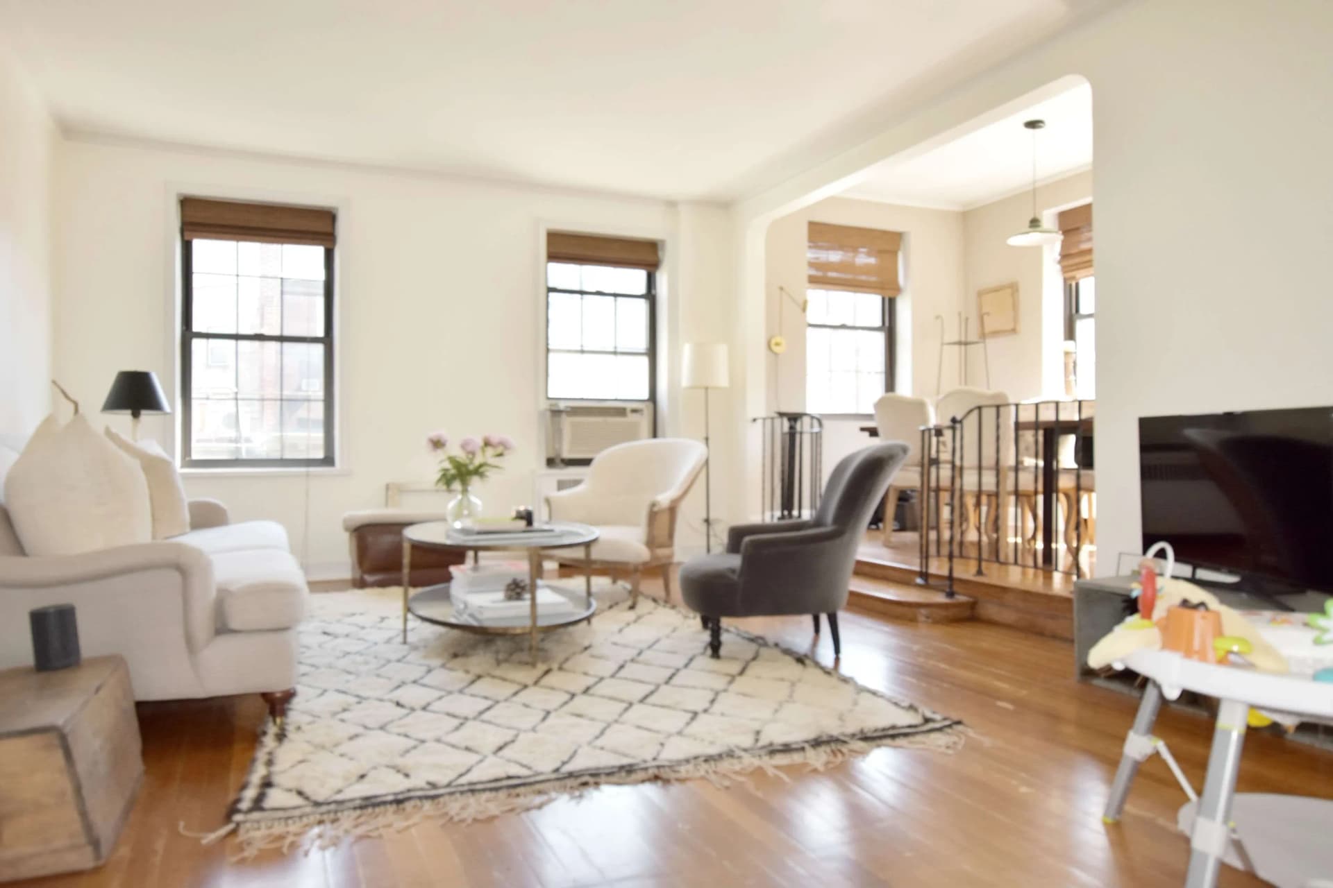 252 7 Avenue #5U, Manhattan, NY 10001 apartment_living_room 1