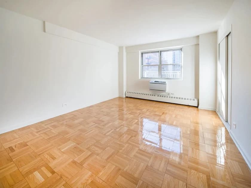 300 East 46 Street #8H, Manhattan, NY 10017 1