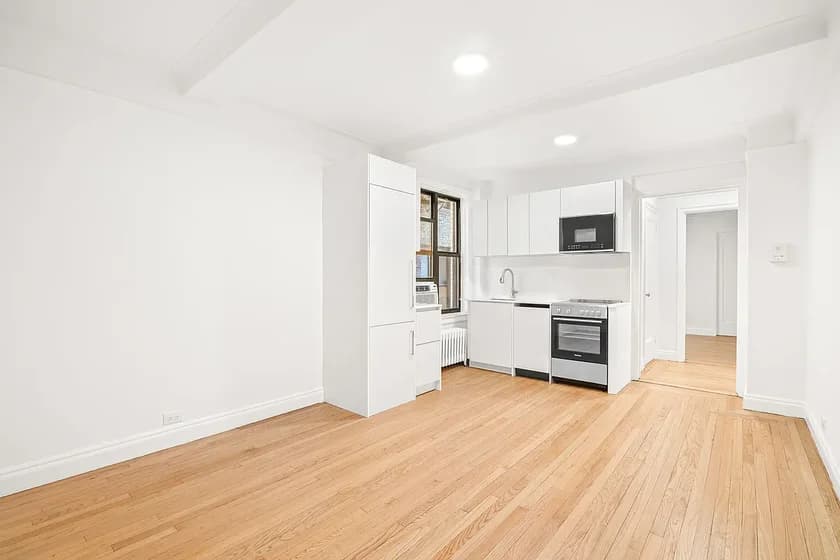 301 East 21 Street #7K, Manhattan, NY 10010 apartment_dining_room 1