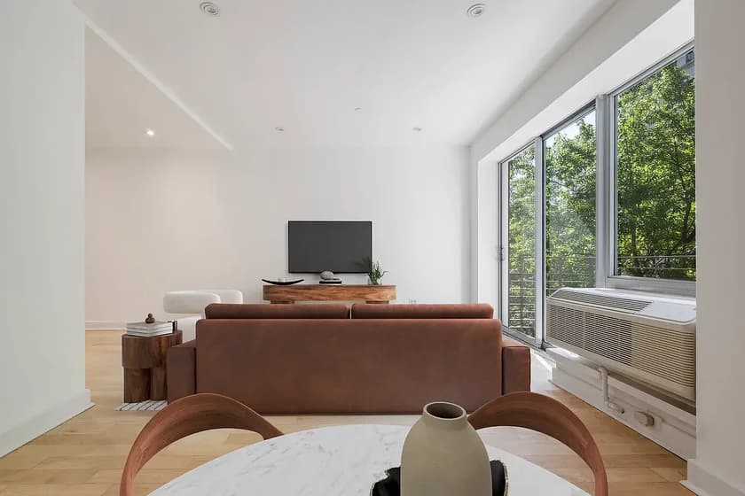 562 West 174 Street #47, Manhattan, NY 10033 apartment_living_room 1