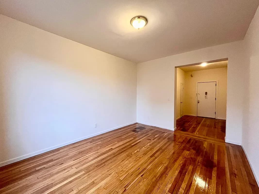 310 Convent Avenue #3D, Manhattan, NY 10031 apartment_living_room 1