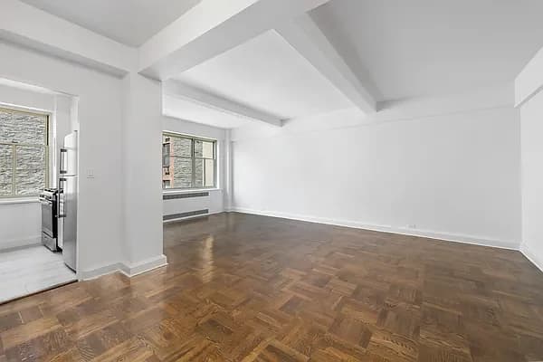 295 Central Park West #7H, Manhattan, NY 10024 apartment_living_room 1