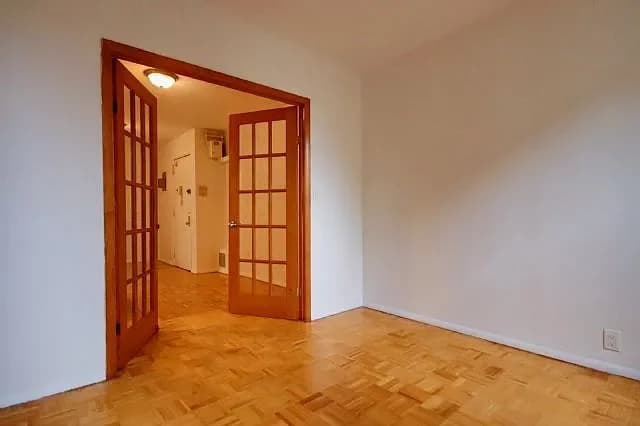 23 Jones Street #11, Manhattan, NY 10014 apartment_living_room 1