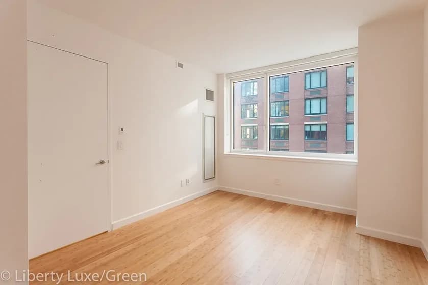 300 North End Avenue #12M, Manhattan, NY 10282 apartment_living_room 1