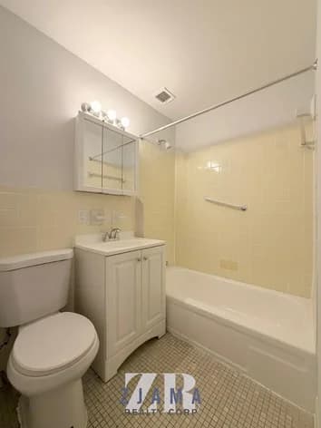 148 Parkside Avenue #3C, Brooklyn, NY 11226