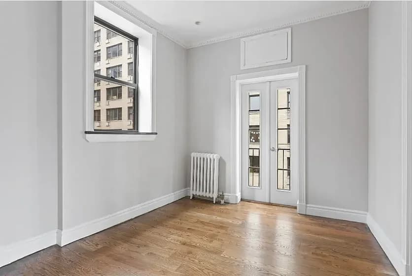 330 East 35 Street #4, Manhattan, NY 10016 apartment_living_room 1