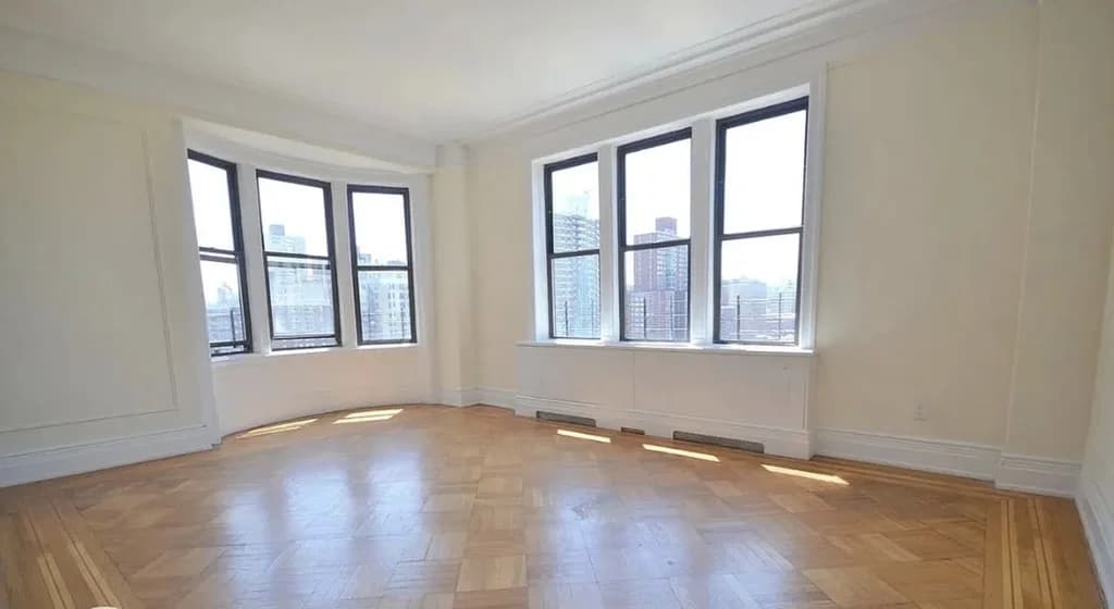 2586 Broadway #7E, Manhattan, NY 10025 apartment_living_room 1