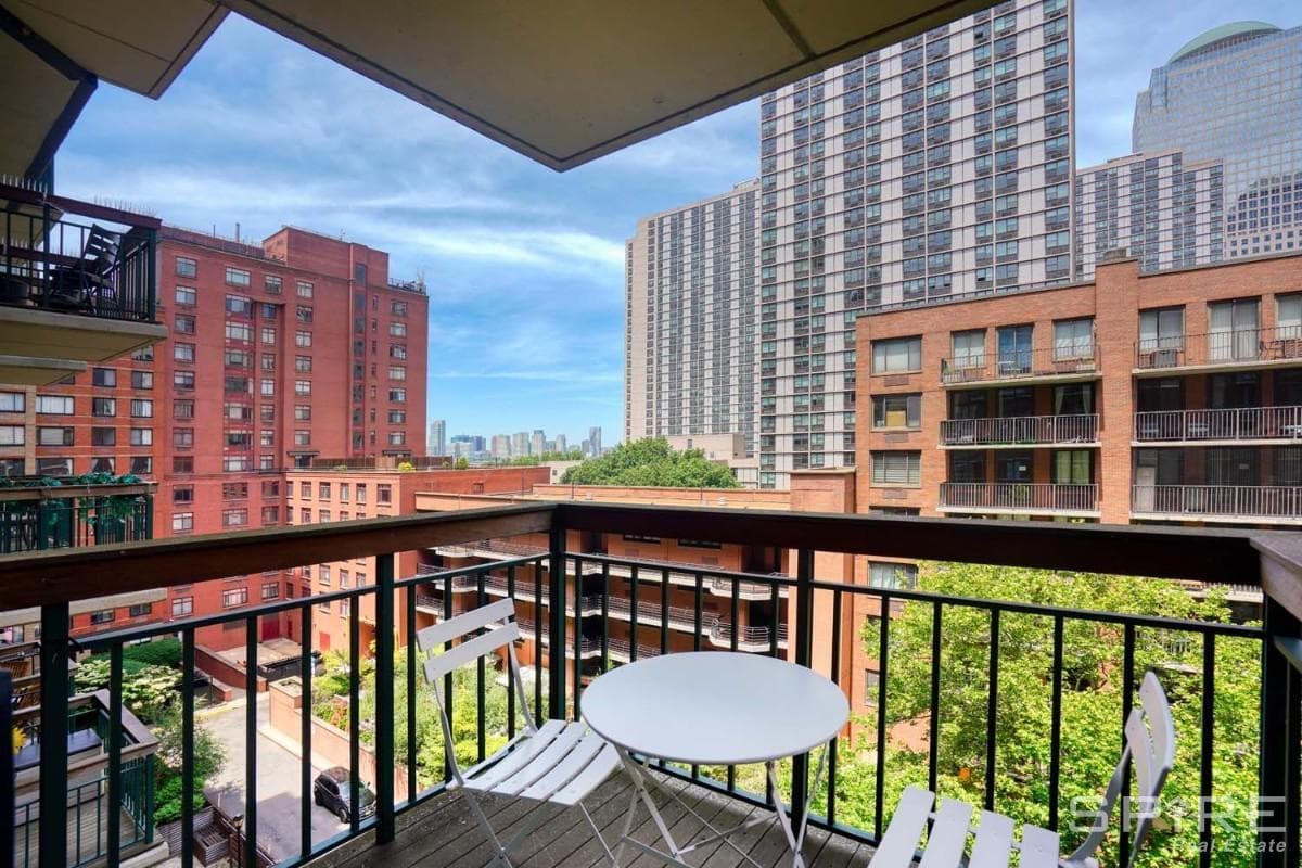 333 Rector Place #802, Manhattan, NY 10280