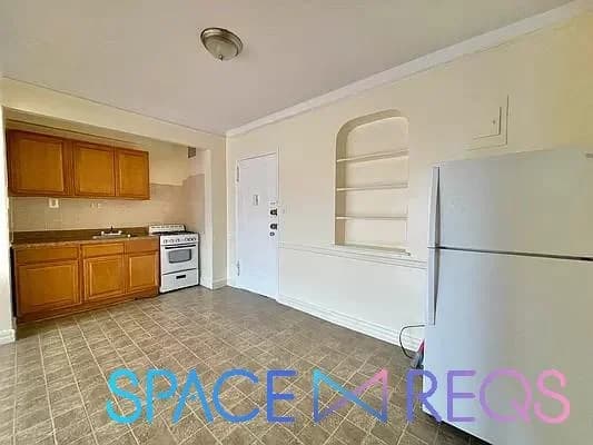 430 Ocean Parkway #2H, Brooklyn, NY 11218