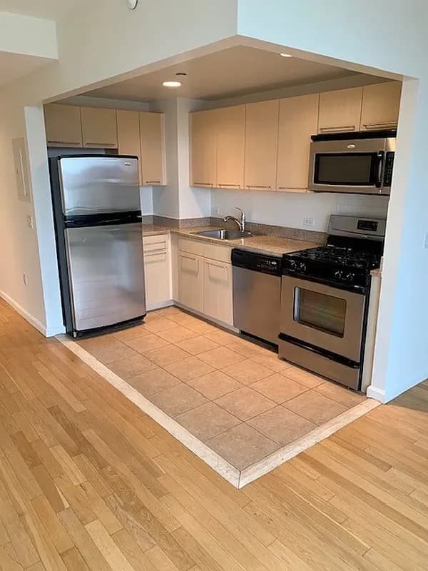 1 Morningside Drive #1017, Manhattan, NY 10025 apartment_kitchen 1