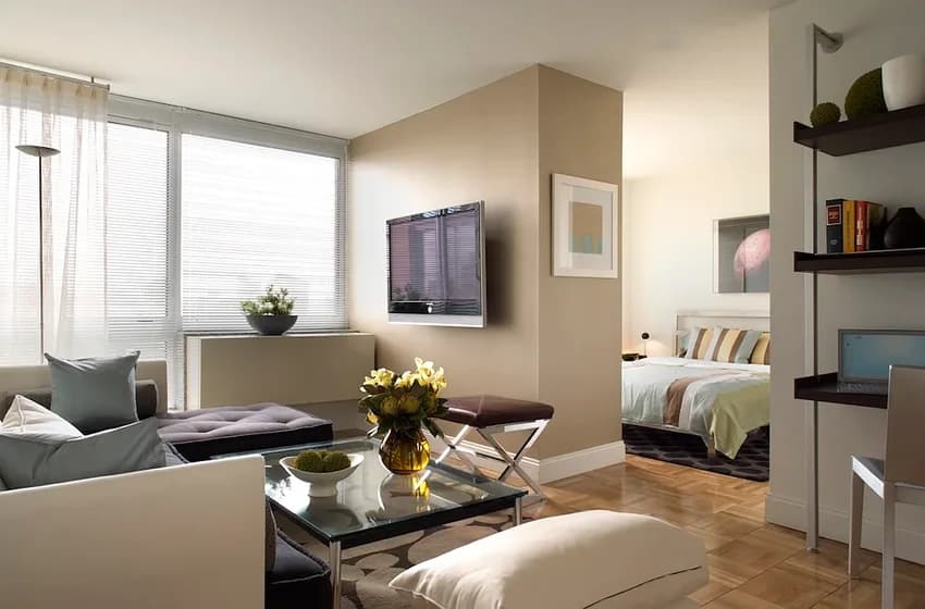 215 E 96 St #14N, Manhattan, NY 10029 apartment_living_room 1