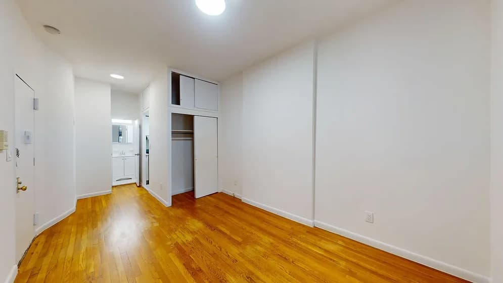425 East 74 Street #2B, Manhattan, NY 10021 apartment_living_room 1