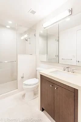 300 North End Avenue #15D, Manhattan, NY 10282 apartment_bathroom 1